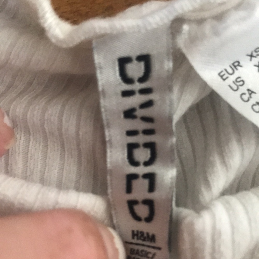 Divided H&M Crop Top - Picture 3 of 4